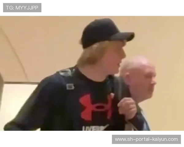 UFC 324轻量级临时冠军战:贾斯汀·盖奇迎战帕迪·平布莱特